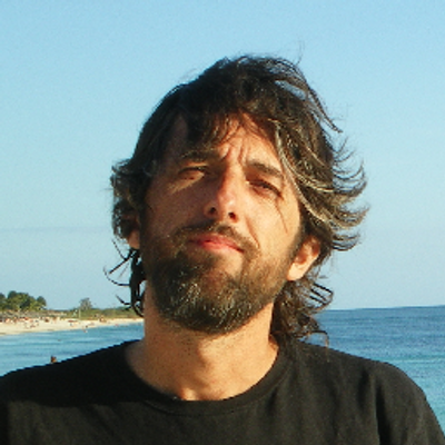 Alfredo Serrano Mancilla est docteur en Economie de l’Université Autonome de Barcelone, avec Post-Doctorat en Economie de l’Université Laval (Canadá). Directeur du Centre Stratégique Latinoaméricain Géopolítique http://www.celag.org/. Professeur universitaire de la FLACSO (Equateur), Universidad Andina et UMSA (Bolivie), Universidad Hermosillo et UNAM (Mexique), Univ. Pablo de Olavide de Sevilla (Espagne), Université Santa Marta (Colombie). 